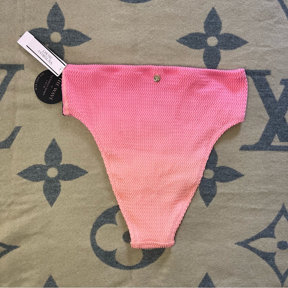 NWT Victoria's Secret 2 pc Bikini The Wave Swim Top & Bottom S-M New with Tags - Picture 6 of 7